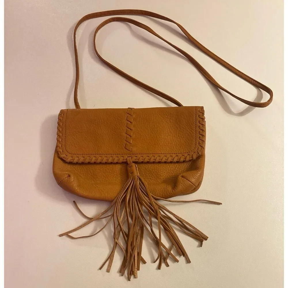 Rare~Hobo Bramble 100% Leather Crossbody Bag in Cashew